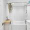 Central Apt-2Bed 2Bath-AC unit-By FabAccommodation - بريستول