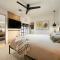 1_OAK - experience custom design - 2 masters - Houston