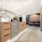 1_OAK - experience custom design - 2 masters - Houston