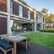 Villa Gris I Private Properties