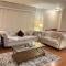 Luxe 3BR, 2BA + Hot Tub