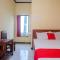 RedDoorz near Candi Sukuh Karanganyar - 梭罗