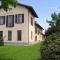 VILLA BOTTERA with Jacuzzi in the garden Cuneo Langhe Piemonte