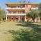 Cozy apartment with swimming pool and gym on Lake Trasimeno