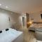 Luxury - 5 Stars - Suite 70’s rooms