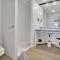 212 Elegant, renovated, confortable Playa Paraiso