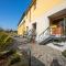 Yellow, Orange and Blue Apartments Desenzano - Happy Rentals