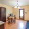 2 Bedroom Gorgeous Apartment In Todiano Di Preci