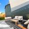 open airy custom designed home - 2kings - sleeps 14