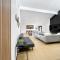 open airy custom designed home - 2kings - sleeps 14