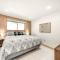 open airy custom designed home - 2kings - sleeps 14 - Houston
