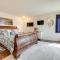 Waterfront Coos Bay Retreat with Kayaks!