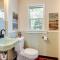 Waterfront Coos Bay Retreat with Kayaks!