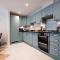 The Chaucer - Modern 3 Bed Home with parking close to city centre