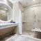 Blossom Hotel Houston, Curio Collection by Hilton