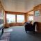 Ester Lee Oceanview Inn