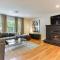 Sauna, Fire Pit Spacious and Serene Poconos Getaway - 卡纳登西斯