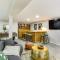 Sauna, Fire Pit Spacious and Serene Poconos Getaway - 卡纳登西斯