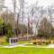 Sauna, Fire Pit Spacious and Serene Poconos Getaway - 卡纳登西斯