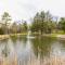Sauna, Fire Pit Spacious and Serene Poconos Getaway - 卡纳登西斯