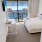 Oracle 28th floor Tower 2 Ocean views! - GC Getaways