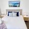 Oracle 28th floor Tower 2 Ocean views! - GC Getaways