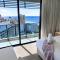Oracle 28th floor Tower 2 Ocean views! - GC Getaways