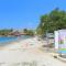 Apartment Brodarica 15270a