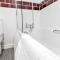 Weatherhead Lodge - Modern and Sleek Derby Apartment - 德比