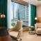 Blossom Hotel Houston, Curio Collection by Hilton