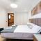 PH BELLAGIO: Luxurious and Romantic duplex penthouse with PRIVATE POOL & sea views