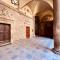 Ancient Templar Dwelling - Private Courtyard - DUE TORRI