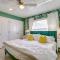 Luxury Apollo Beach Retreat with Private Pool and Dock - Apollo Beach
