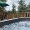 Conker Lodge with Hot Tub - Cupar