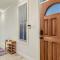 Captivating 4BR Haven with Park View near DT - أوستن