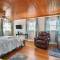 Sea Glass Cottage - An Oceanfront Experience Sea Glass Cottage - An Oceanfront Experience