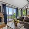 Skyleaf Villa 702
