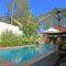 Superb family friendly villa with pool and only 500 metres from beach - Montongbuwoh
