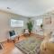 Charming Hampton Home with Fireplace, Deck and Grill! - 汉普顿