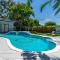 Heated Pool Tropical Backyard 3 Bedrooms, 12 min to the Ocean - North Miami Beach