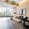 Traveller home in centre Toronto
