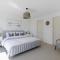 Seaview Cowes by Ready Set Stay