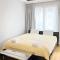 Bild Prime Comfort Apartment with Balcony & Free Parking