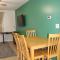 Hidden Emerald-Apartment with Kitchen and Laundry