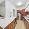 Surfers Paradise Central Chevron Apartment Sleeps 8 - Optimise BNB
