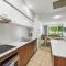 Surfers Paradise Central Chevron Apartment Sleeps 8 - Optimise BNB