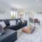 Springfield Lodge - 3 Bedroom Home - Princes Gate