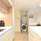 REST COLLECTION Sky High Apartment as West Side Place - ملبورن