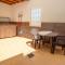 RentitSpain Confortable Apartamento con Patio en Motril