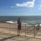 Fantastic sea views. One Bedroom flat near the sea - Selsey